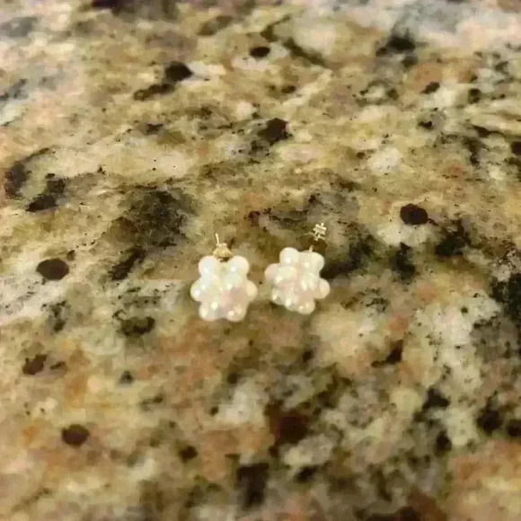 14k gold pearl earrings - Picture 2 of 3